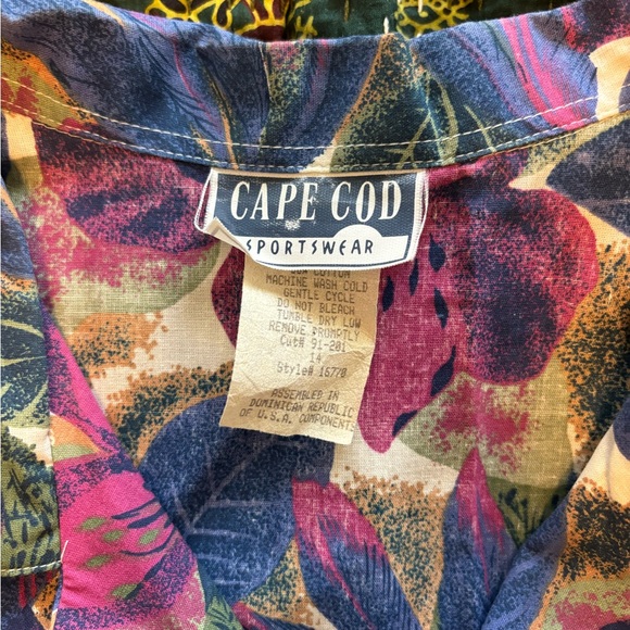 Vintage floral button down. - Picture 4 of 4